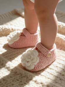 1 Pair Handmade Infant Boots, Green Crochet With White Flower, Button Closure - Baby Pink - View 3