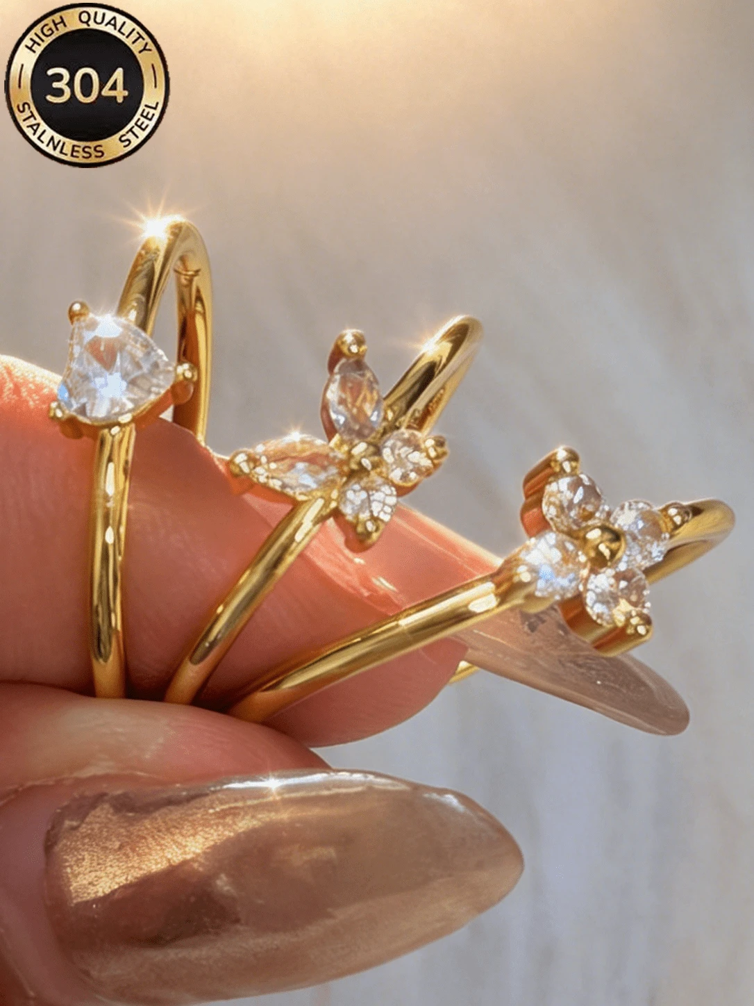 ZCNC Znice 3pcs/Set Cincin Tumpuk Tembaga Berlapis Emas 18K, Cincin Keberuntungan Wanita Bentuk Daun Semanggi Empat, Kupu-kupu Mewah, Berlian Imitasi Berbentuk Hati, Cincin yang Dipersonalisasi, Perhiasan Minimalis Hipoalergenik, Hadiah Hari Ibu yang Sempurna, Aksesori Liburan Musim Panas