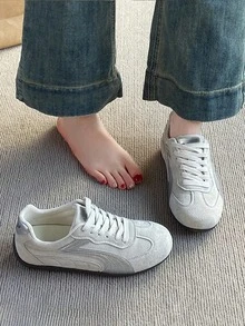 Tênis Esportivos Casuais de Treinamento Femininos Cinza Claro com Solado Plano Antiderrapante, Estilo de Corrida Estudantil, Design de Bico Redondo de Cano Baixo, Adequado para Todas as Estações, Estilo Coreano Versátil que Combina com Denim para Ir ao Trabalho e Viajar, Confortável para Correr, Trabalhar, Fazer Compras e Ficar de Pé por Longos Períodos, Cabedal Feito de Couro e Couro Sintético - Bege - Visão 4