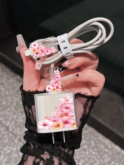 Protecteur de câble de chargeur à motif floral d'étoile de mer, compatible avec le chargeur Apple 20W, étui de protection de chargeur Apple minimaliste, compatible avec le protecteur de câble de chargeur de téléphone 15/16 Pro Max 20W, anti-rayures, anti-morsures, convient pour 13/14 Plus/17/16PROMAX, cadeau pour la petite amie