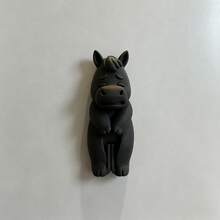 5件裝農場動物袋夾，可調節磁鐵，不使用時可附著在冰箱上。五隻堅固的小農場動物承擔重要使命——將您的咖啡、穀片、糖果和零食袋密封緊實。此系列包含：牛、 - A - 查看 3