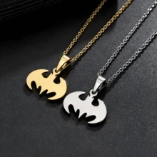 Warner Bros 1pc Stainless Steel Bat Pendant Necklace, Exquisite Superhero Pendant Choker, Minimalist Daily Wear Accessory, Halloween Cosplay Party Accessory, Unisex (Random Style) - Multicolor - View 1