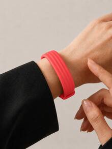 1pc Unisex Red Silicone Watch Band, Compatible With Google Air, Soft Silicone Replacement Strap, Casual Smartwatch Band, Minimalist Watch Band Accessory Compatible With Google Air, Fashionable Minimalist Smartwatch Band, Suitable For Daily Wear, Outdoor Activities, Parties, Etc., Fashionable Smartwatch Band, Great Gift For Friends, Family, Classmates, Suitable For Valentine's Day, Christmas, Back To School, Birthday Gifts - Red - View 5