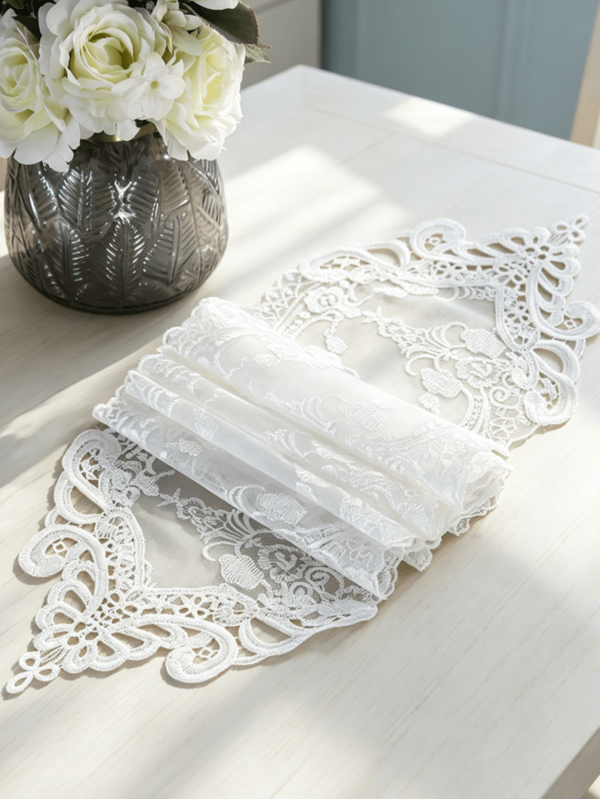 HXARTMIS 1PC White Vintage Floral Lace Table Runner, Lightweight Embroidered Tablecloth, Elegant Wavy Scalloped Edge Design, Suitable For Wedding, Dinner, Party And Home Decor