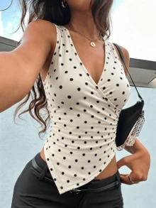 abyoxi V領波點交叉式背心上衣，無袖抓皺不規則下擺修身短版吊帶背心，適合夏季日常穿搭 - 杏黑色 - 查看 1