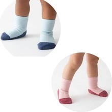 Meia Pimpolho Antiderrapante Para Bebê Tamanho 16-20, Kit com 3 Pares de Meias Infantis Lisa Base Escura, Algodão e Elastano, Antiderrapante, Casual, 06 a 12 Meses - Azul - Visão 5