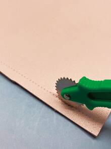 Multi-Color Metal Tracing Wheel, Available In Red, Yellow, Blue, Green, With Sturdy And Sharp Serrated Gear, Suitable For Fabric Tracing And Pattern Replication. Ideal For Beginners In Garment Making, Embroidery Creation, Apparel Processing, And Traditional Clothing Sewing, A Must-Have DIY Tool For Tailors And Sewing Enthusiasts - Flat Handle Roller - View 1