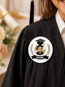 1 pieza Insignia de foto de graduación personalizada, botón redondo con nombre personalizado con diseño de birrete de graduado y laurel, recuerdo conmemorativo para jardín de infancia, preescolar - Multicolor - Ver 3