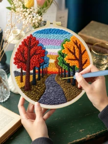 DIY 戳戳繡刺繡套件，適合初學者。包含戳戳針、毛線、指南、刺繡框和預印布料。季節性彩色森林風景圖案。創意手工，適合牆面裝飾和禮物。2D 印刷套裝。20x20cm/7.87in - 20X20CM - 查看 5