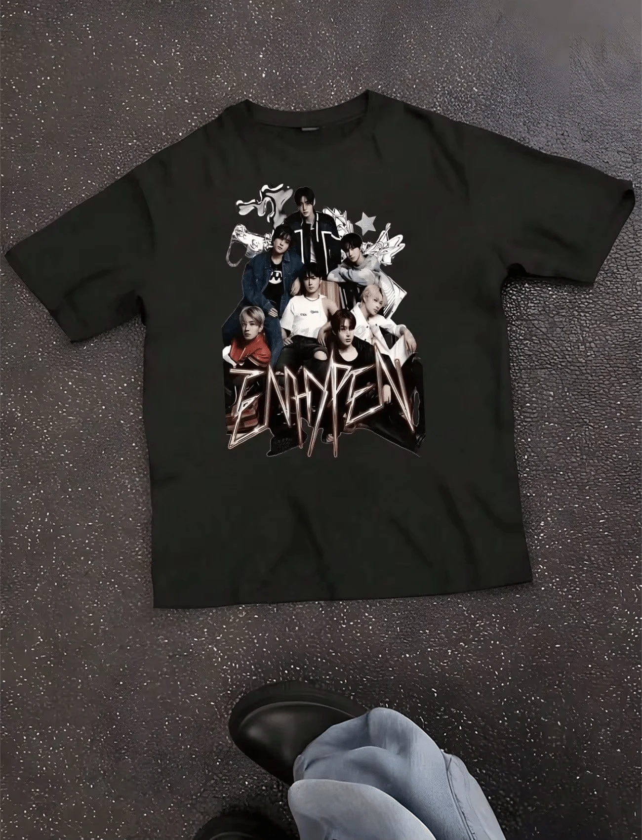 Enhypen Boyband lustiger Print Kurzarm-T-Shirt 2024 neues Herren-Street-Style lockeres lässiges Unisex-T-Shirt - Schwarz - Übersicht 1