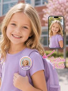 1 pieza Insignia de foto arcoíris personalizada, broche de botón redondo con nombre personalizado para niños, pin de foto lindo con respaldo de metal, regalo de retrato personalizado para la escuela, - Multicolor - Ver 1