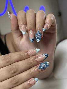24片杏仁形海洋風3D波浪法式藍色花朵珍珠穿戴甲，適合女性日常與假期派對使用 - 藍色 - 查看 2