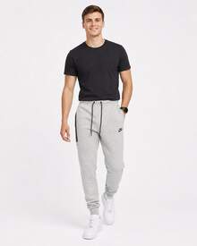 Pantalones deportivos Nike Tech con cordones, térmicos y versátiles para hombre, gris oscuro - Gris - Ver 6