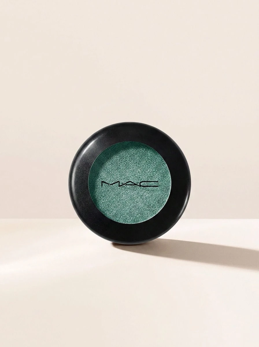 MAC Single Eyeshadow Steamy 1.5 G – Shimmering Teal Frost Finish, High Pigmented And Long-Wearing Formula, Velvety Smooth Texture For Professional Eye Looks, Versatile Cosmetic For Women, Daily Wear And Party Makeup - Steamy - View 1