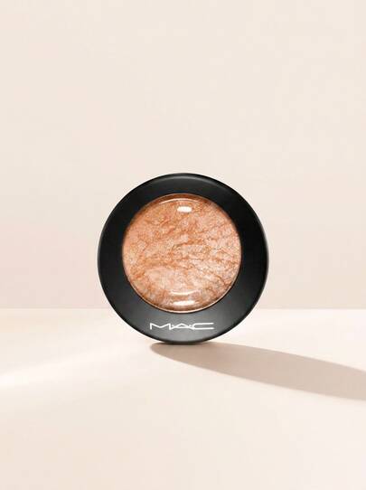 MAC Mineralize Skinfinish 10g – Finishing Powder, Radiant Finish, For Makeup Enthusiasts, Champagne, Minerals, Suitable For Daily Makeup Routine