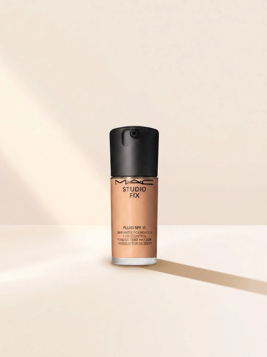 Mac Studio Fix Fluid SPF15 NC27 30ml – Foundation, 24-Hour Wear, For Oily Skin, NC27, SPF 15, Suitable For Daily Makeup Routine - NC27 - View 1