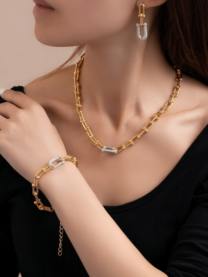 مجموعة مجوهرات فاخرة أنيقة من الزركونيا المكعبة بتصميم مشبك الورق U-Clasp بألوان ذهبية وفضية متباينة، قلادة عظمة الترقوة + سوار + أقراط، مجوهرات نسائية أنيقة للحفلات والولائم