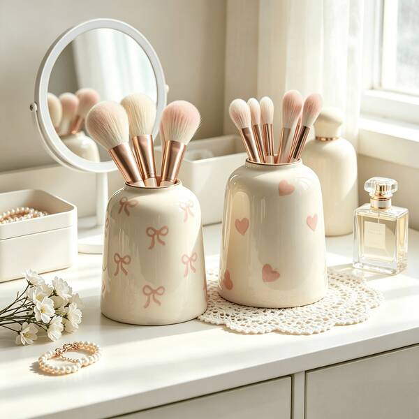 1pc Cute Bow-Shaped Holder - Desktop Makeup Brush & Office Supplies Organizer, Elegant Makeup Brush Storage Design, Suitable For Girls, Students And Women, Creative Decorative Design, Also Applicable For Holiday, Beach, Bathroom, Bedroom And Other Scenes, Large Capacity Design