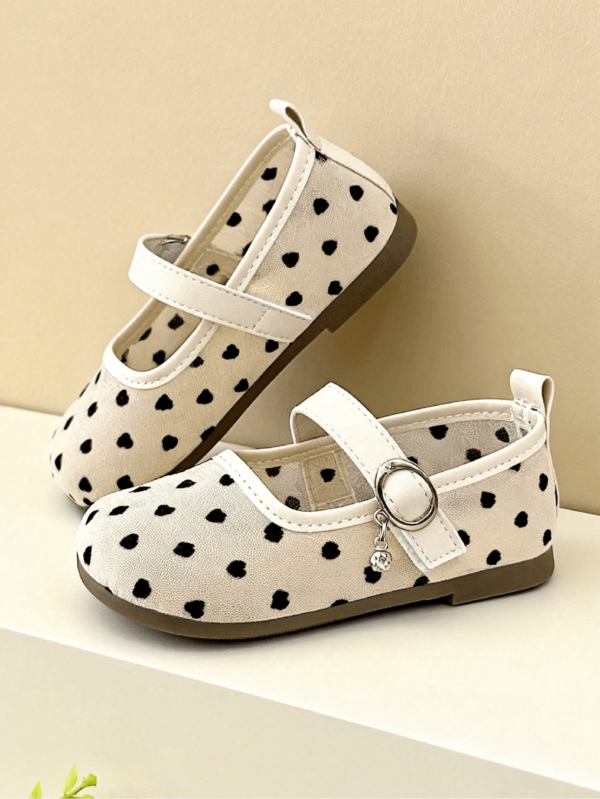 Girls' Flat Mary Jane Shoes, Breathable Beige Mesh With Black Heart Print, PU Single Strap With Metal Buckle Pendant, Round Toe, Non-Slip Soft Sole, Sweet Breathable Shoes, Suitable For Spring/Summer Daily Dress Outfits