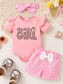 3pcs/Set, Baby Girl, Soft & Comfortable, Casual Cute Elegant, "Daddy's Little Princess" Letter Slogan Ruffle Short Sleeve Bodysuit And Bow Decor Houndstooth Shorts And Headband, Baby Girl Clothing, Infant Clothing, Newborn Baby Girl Clothing, Girl Clothing Set, Suitable For Daily, Party, Vacation, Outdoor Activities - Pink - View 2
