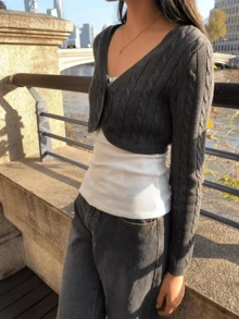Cardigan Rajut Pendek Wanita, Cardigan Pendek Rajut Leher V Dalam, Cocok untuk Dipakai di Musim Semi dan Gugur - Dark Grey - View 3
