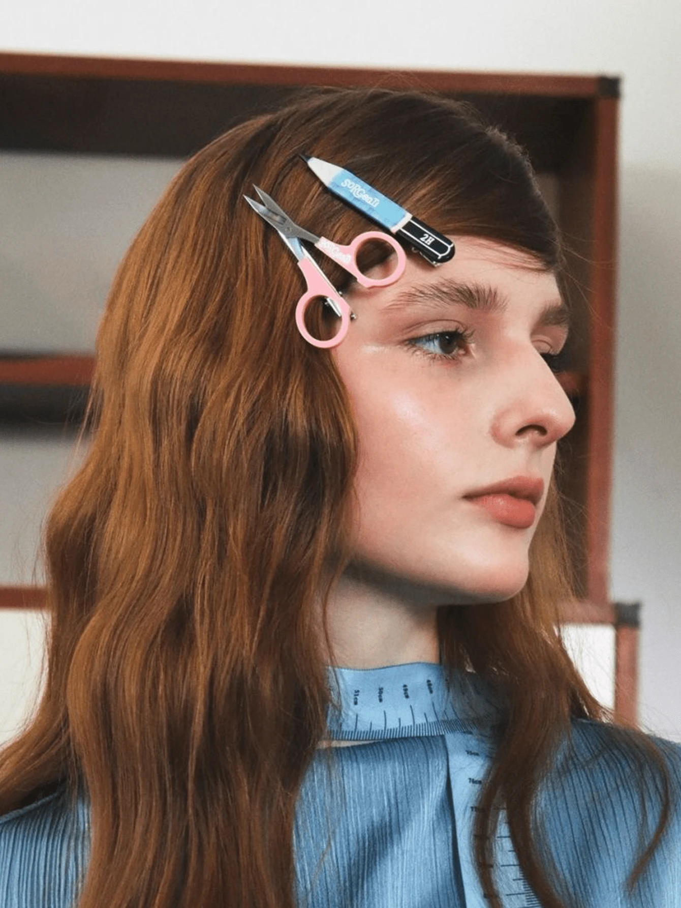 2 buah Jepit Rambut Gunting & Pensil Kreatif, Jepit Rambut Buaya Lucu dan Unik untuk Poni dan Sisi Rambut, Aksesori Rambut Manis untuk Pelajar - MultiWarna - View 1