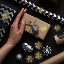 500pcs/Roll, Gold Shiny Transparent Christmas Snowflake Seal Stickers, Round Gift Packaging Labels, Self-Adhesive Decorative Stickers, Suitable For Christmas Gifts, Christmas Decorations, Gift Wrapping, Sealing Stickers, Scrapbooking And DIY Crafts - One Size - View 8