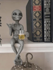 1PC Alien Drinking Beer Statue - It Is An Ideal Gift For Sci-Fi Fans And Is Perfect For Holiday Decorations And Sci-Fi Themed Room Decorations. | Interesting Alien Design, Alien Theme Decoration, Home Decoration,Garden Ornaments,Garden , - Multiple Styles - View 3