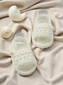 1 Pasang Sandal Bayi Rajutan Tangan, Putih, Ujung Terbuka dengan Tali Kancing, Sepatu Bayi Baru Lahir - Putih - View 3