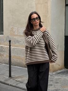 Top de punto de manga larga con cuello redondo y rayas de color contrastante para mujer, versátil para uso diario y casual en otoño - Blanco y marrón - Ver 4