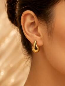 1 Pair Women's Earrings, Fashionable Elegant High-End Design Studs, Minimalist Asymmetrical Shape Commuter Versatile Ear Jewelry - Earrings - View 4