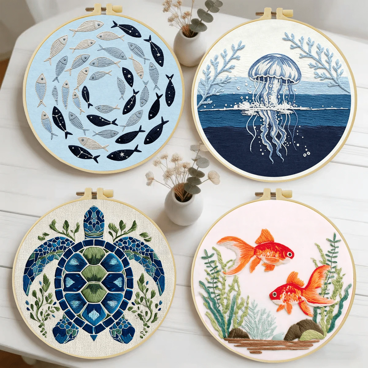 手工DIY刺繡套件 20x20cm/7.9x7.9英吋 水下動物 初學者適用 包含刺繡布、說明書、刺繡繃框與針線 適合送給朋友或家人的節日禮物 裝飾性手工藝術品
