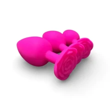 Plug Anal de Silicone com Base de Rosa Rosa, Plug Anal Estimulante para Massagem, 3 Tamanhos, Adequado para Iniciantes a Avançados, Plug Anal de Silicone Macio, Suave e Macio, Fácil de Usar, Brinquedo Sexual Adulto, Acessório Sexual para Flertar em Casais, Ferramenta de Aprimoramento de Relacionamento, Ferramenta de Massagem de Estimulação Anal da Próstata, Presente Sexy, Unissex, Vestível para Estimulação ao Ar Livre, Silicone Premium Ultra Macio - Tamanho Único - Visão 4