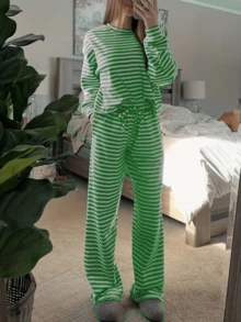 Conjunto de pijama de 2 piezas para mujer de unicolor minimalista a rayas, con bolsillos dobles, pantalones con cordón decorativo y top de cuello redondo en color contrastante - Verde - Ver 3