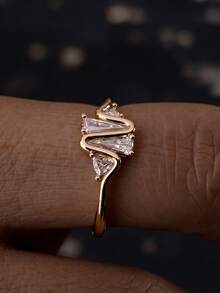 1pc Creative 14K Gold Plated Wave Geometric Diamond Ring, Unisex Asymmetrical Trapezoid Triangle Zirconia Stone, Luxury Niche Design Engagement Ring, Wedding Jewelry - White and Yellow - View 9