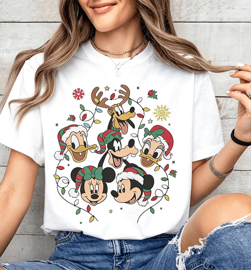Disney Mickey Familie Weihnachts T-Shirt locker für Damen & Herren, Motiv mit allen Figuren in Lichterkranz, 100% reine Baumwolle, für Parkausflug & Alltag, perfektes Geschenk für Disney Fans - Weiss - Übersicht 1