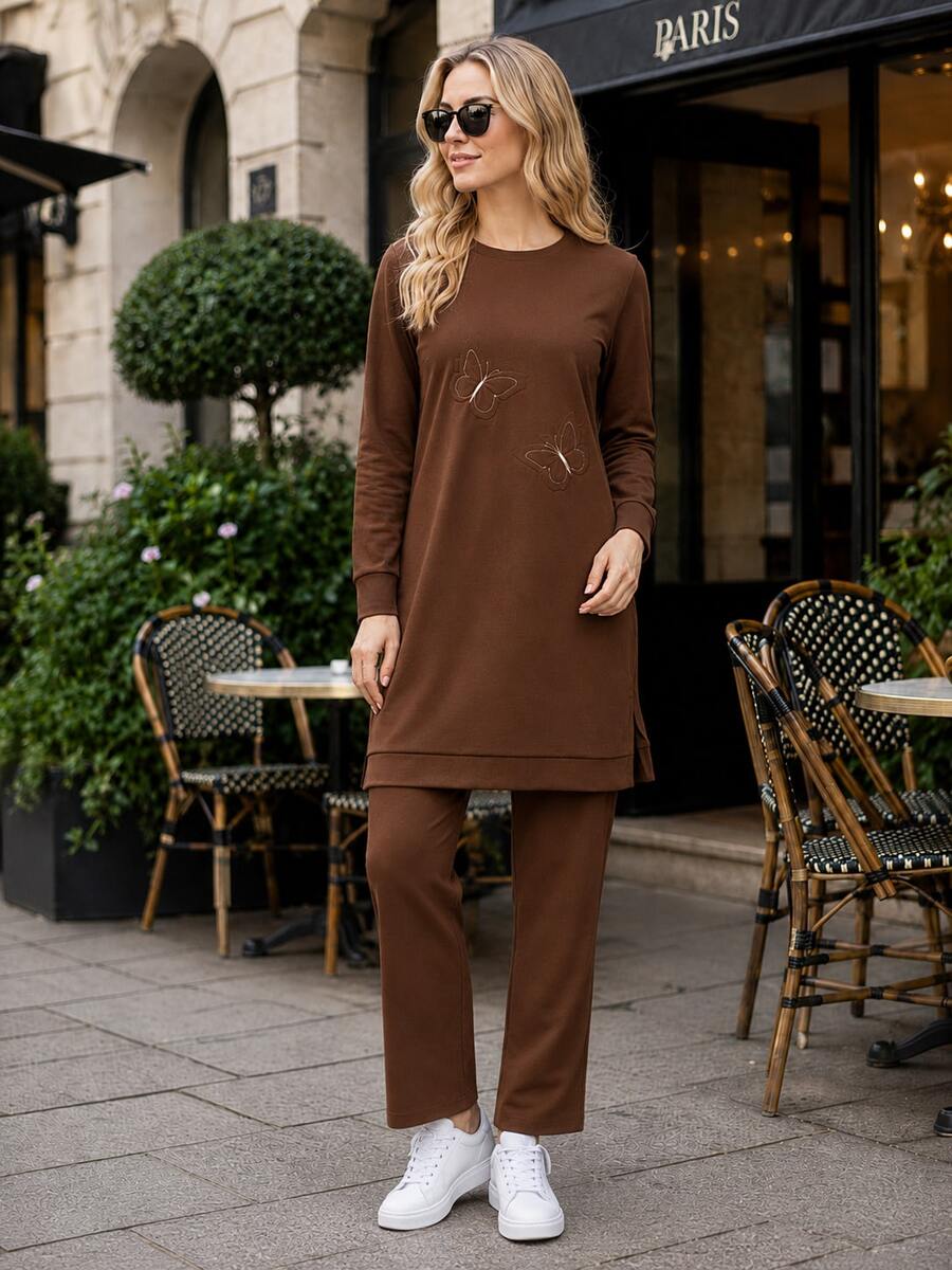 طقم قطعتين تونيك طويل وبنطلون بتفاصيل فراشة – زي كاجوال محتشم ومريح - بني مخاوي - مشاهدة 1