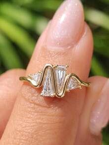 1pc Creative 14K Gold Plated Wave Geometric Diamond Ring, Unisex Asymmetrical Trapezoid Triangle Zirconia Stone, Luxury Niche Design Engagement Ring, Wedding Jewelry - White and Yellow - View 4