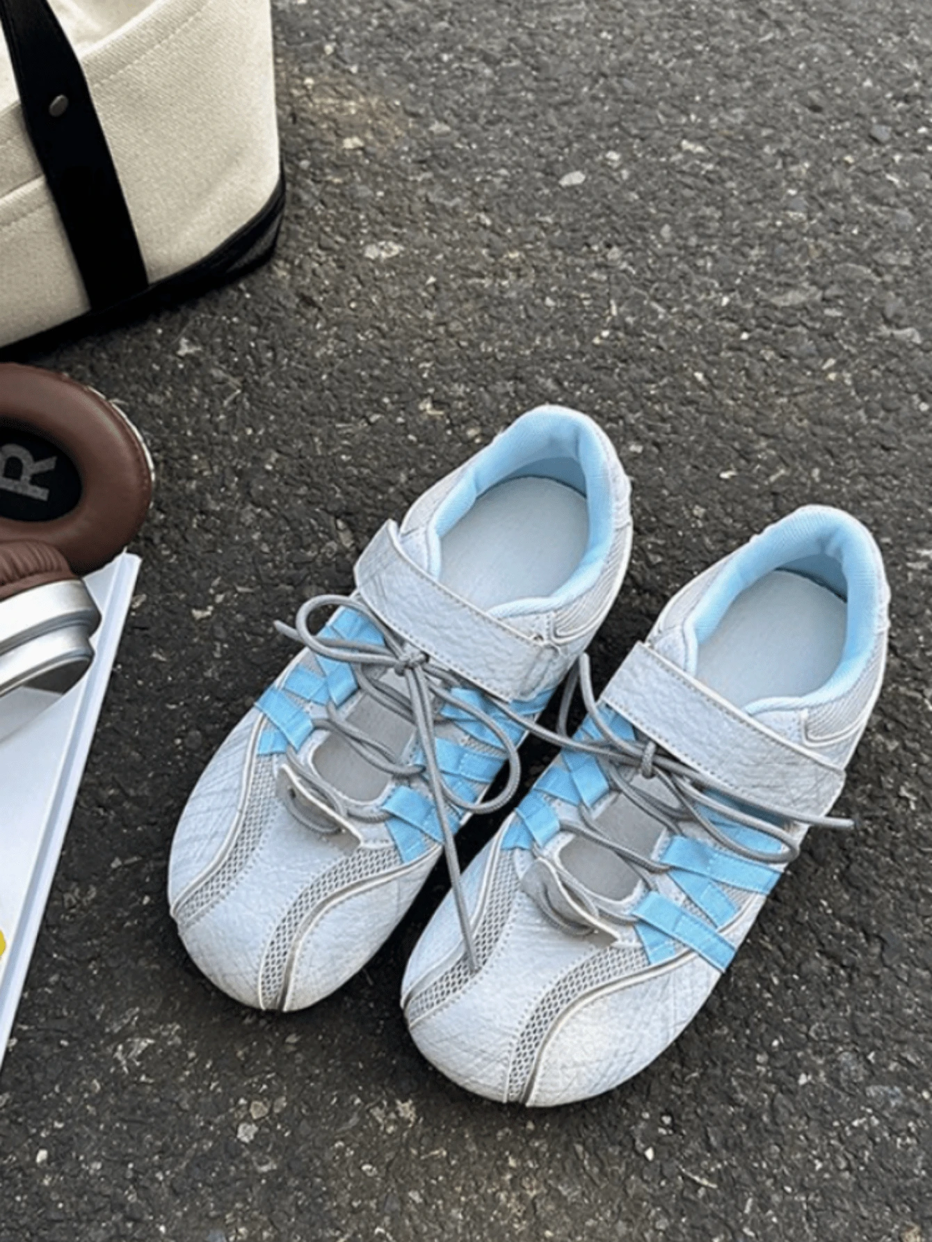 Korean Style Breathable Mesh Lace-Up & Hook-And-Loop Dual Closure Light Gray Blue Colorblock Commuter Versatile Flat Women's Shoes - Baby Blue - View 1