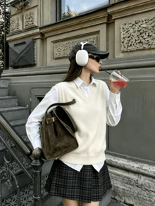 Women's V-Neck Knitted Vest, Sleeveless Ribbed Hem Soft Fabric Autumn Casual Loose Basic Sweater Vest Top - Beige - View 3