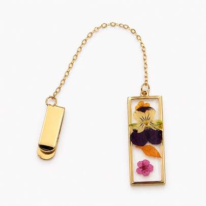 1 pieza Marcapáginas de cadena con marco de metal largo y resina con flores secas, planta de flor eterna prensada con clip divisor de página con lámina de oro, estilo literario vintage floral natural para estudiantes, regalo del Día del Maestro, clip marcador de página de libro, accesorio de decoración de libro, regalo para diario, decoración de escritorio de oficina