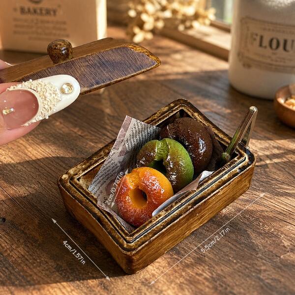 Miniature Bread Box And Bread Model, Mini Desktop Decor, Miniature Dollhouse Baking Bread Decoration, Miniature Photography Prop, 1:12 Dollhouse Accessory