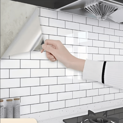 1 Roll White Self-Adhesive Kitchen Wall Tile Sticker, Geometric Pattern, Aluminum Foil, Waterproof, Oil-Proof, Heat-Resistant Wallpaper, Home Decor Contact Paper, Peel And Stick, Easy To Clean And Cut, Suitable For Living Room, Bedroom, Bathroom And Dormitory Decoration