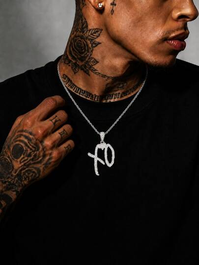 European And American Hip Hop Full Rhinestone Letter XO Pendant Twisted Chain, Gold And Silver Dual-Tone Rhinestone Letter Necklace, Unisex Rap Personalized Niche Accessory, Street Style Jewelry