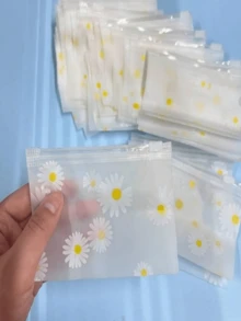 Daisy Pattern Frosted Zipper Storage Bag, Dustproof And Moisture-Proof Self-Sealing Bag, Portable Hair Scrunchies, Doll Charms, Jewelry, Small Accessories Storage Pouch, Travel Storage Bag, Gift Packaging Bag - Multicolor - View 4