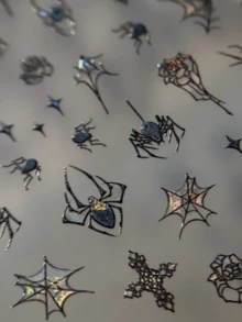 1 feuille d'autocollants pour ongles style sombre Halloween, motif araignée, toile d'araignée et croix, accessoires de décoration 3D pour ongles, autocollants d'art pour ongles auto-adhésifs, décalcomanies de manucure DIY - Noir - Voir 2