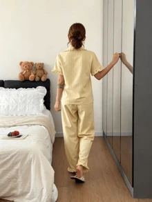 2件組女款睡衣套裝，優雅荷葉邊短袖長褲睡衣，開襟領舒適居家服－柔軟短袖鈕扣上衣搭配鬆緊腰長褲，休閒居家服 - 薑色 - 查看 2