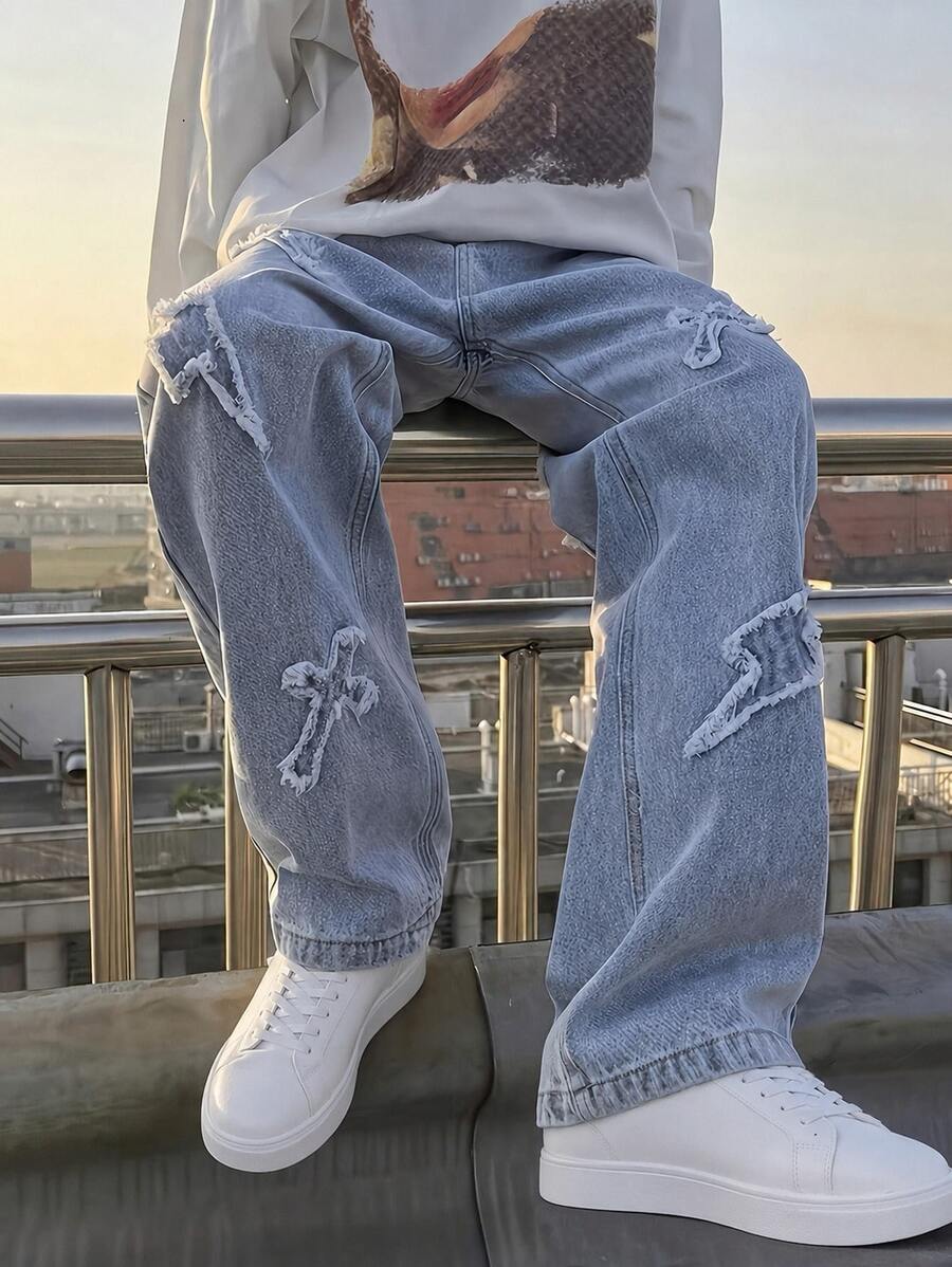 jeans hombre pantalones de hombre mezclilla Jeans de mezclilla azul claro con bordado de relámpago y cruz desgastado, estilo emo - Lavado ligero - Ver 1