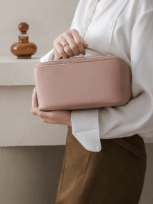 حقيبة مستحضرات تجميل متعددة الوظائف، محمولة، ذات سعة كبيرة ومقاومة للماء؛ حقيبة تخزين مستحضرات تجميل للسفر / حقيبة مستحضرات تجميل محمولة للسفر مصنوعة من البولي يوريثان السميك متعدد الوظائف على شكل وسادة مع مقبض / سعة كبيرة وفتحة واسعة لسهولة الوصول / ناعمة ومقاومة للتآكل - الرسالة ج - مشاهدة 5