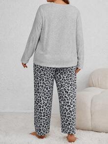 Plus Size Women's Grey Heart Print Long Sleeve Top And Pants Pajama Set, Winter Clothing - Grey - View 3
